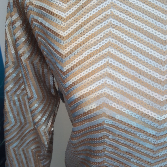 White House / Black Market Sequin Top, Size M. - Picture 8 of 9